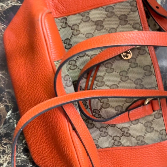 Authentic Gucci Crossbody Bag - Picture 2 of 5